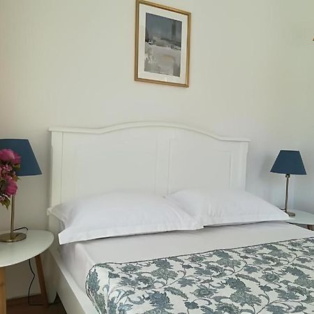 Guesthouse Smart Bukares Bagian luar foto