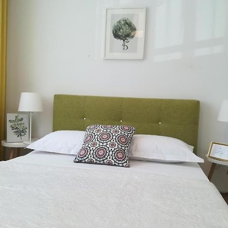 Guesthouse Smart Bukares Bagian luar foto