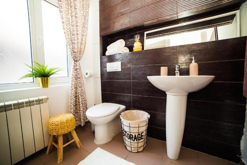 Guesthouse Smart Bukares Bagian luar foto