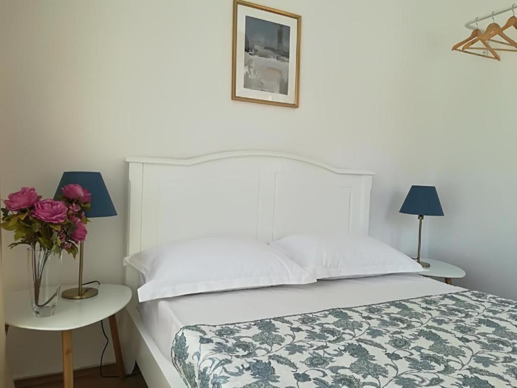 Guesthouse Smart Bukares Bagian luar foto