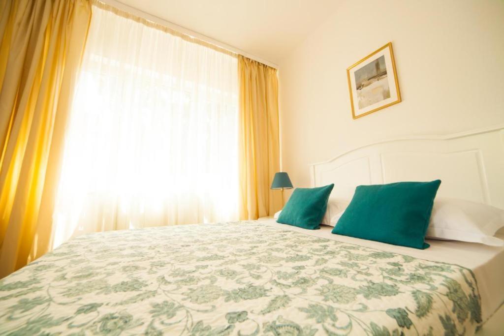 Guesthouse Smart Bukares Bagian luar foto