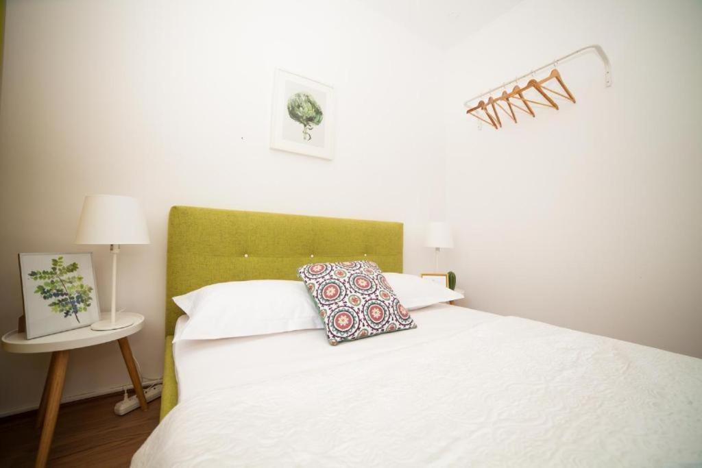Guesthouse Smart Bukares Bagian luar foto