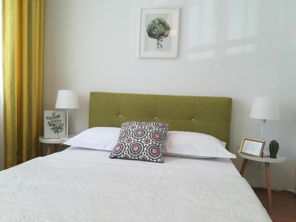 Guesthouse Smart Bukares Bagian luar foto