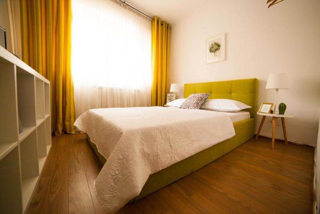 Guesthouse Smart Bukares Bagian luar foto
