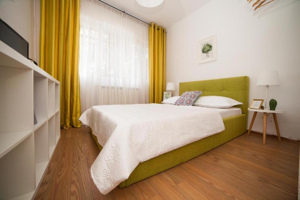 Guesthouse Smart Bukares Bagian luar foto