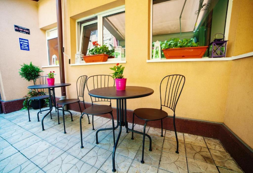 Guesthouse Smart Bukares Bagian luar foto